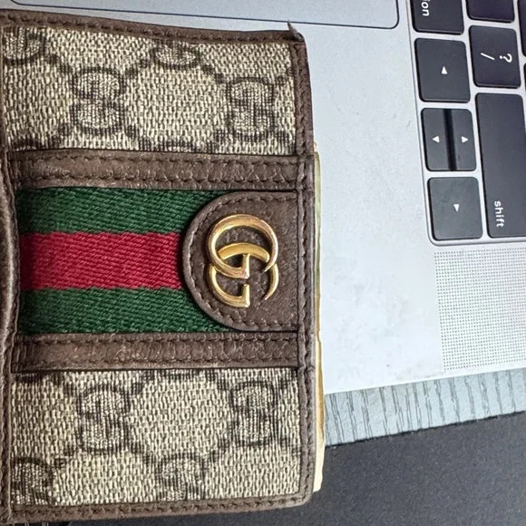 Gucci Beige and Green Key Card Holder - Picture 3 of 4